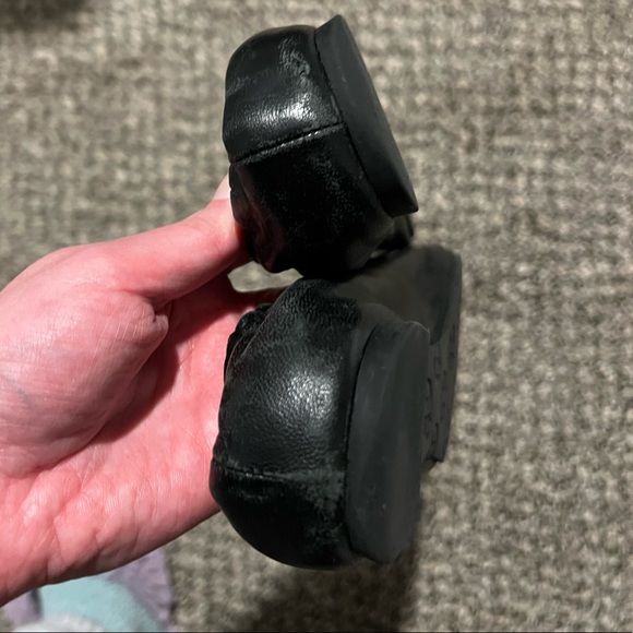 Black and gold Tory Burch flats. Size 7.5, leather. - Picture 4 of 5